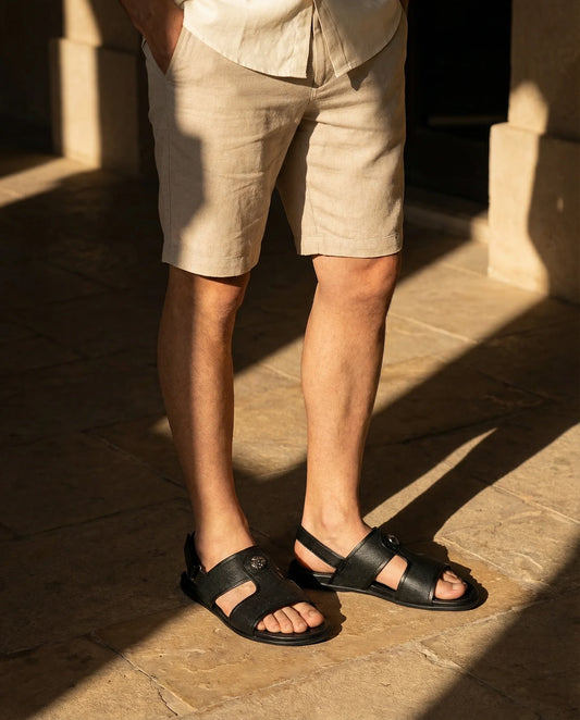 CGSC 26 Blck Y-Strap Sandals